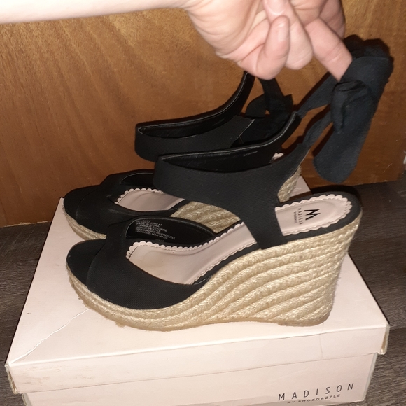 Strap Up Black Pumps - Picture 2 of 3